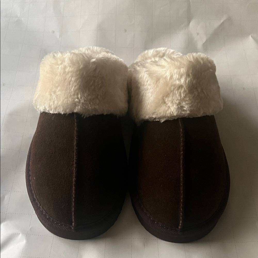 Minnetonka Brown Slippers with Cream Faux Fur